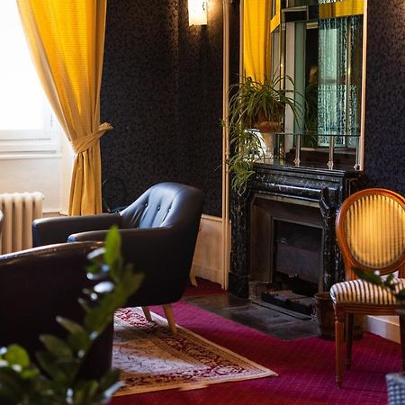 Hotel Des Bains Aix-les-Bains Bagian luar foto