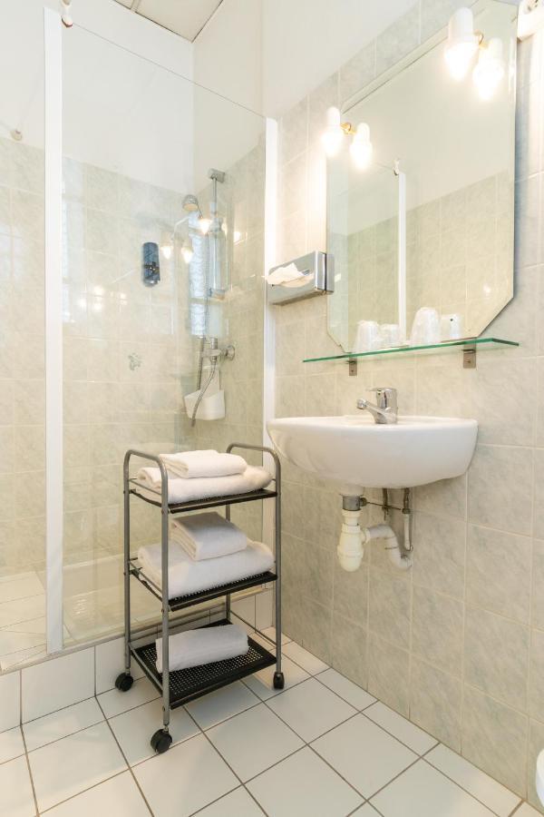 Hotel Des Bains Aix-les-Bains Bagian luar foto