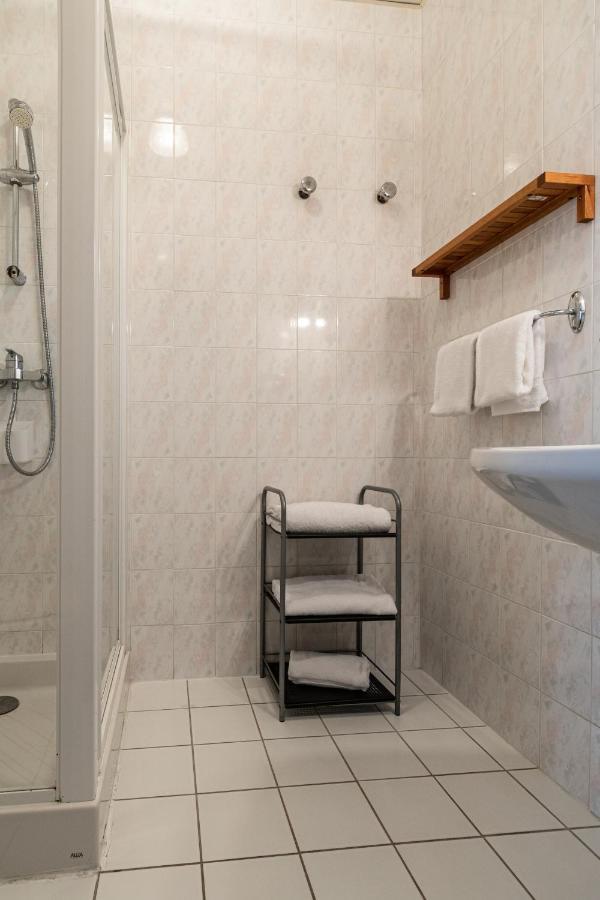 Hotel Des Bains Aix-les-Bains Bagian luar foto
