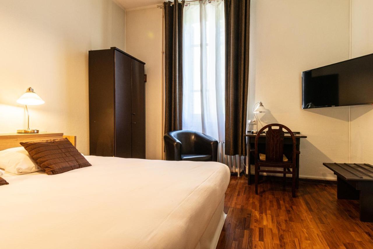 Hotel Des Bains Aix-les-Bains Bagian luar foto