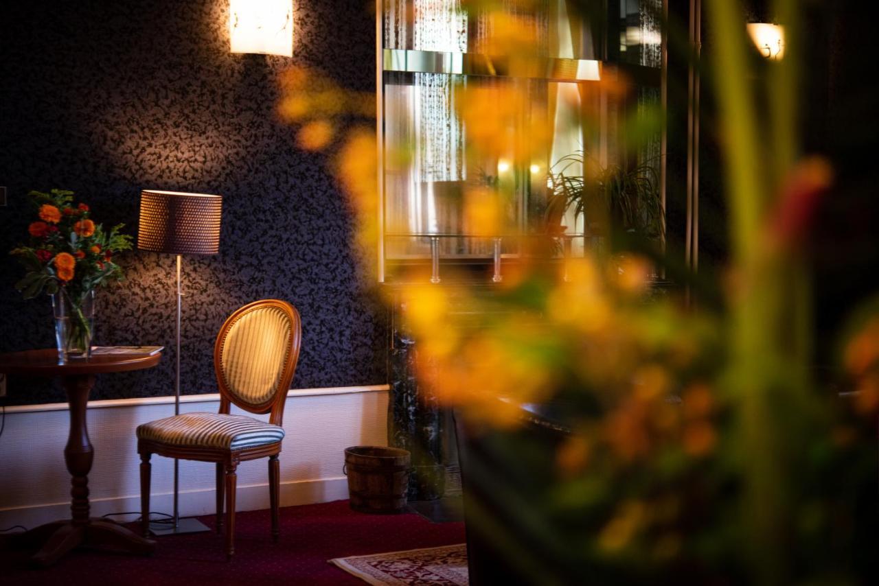 Hotel Des Bains Aix-les-Bains Bagian luar foto