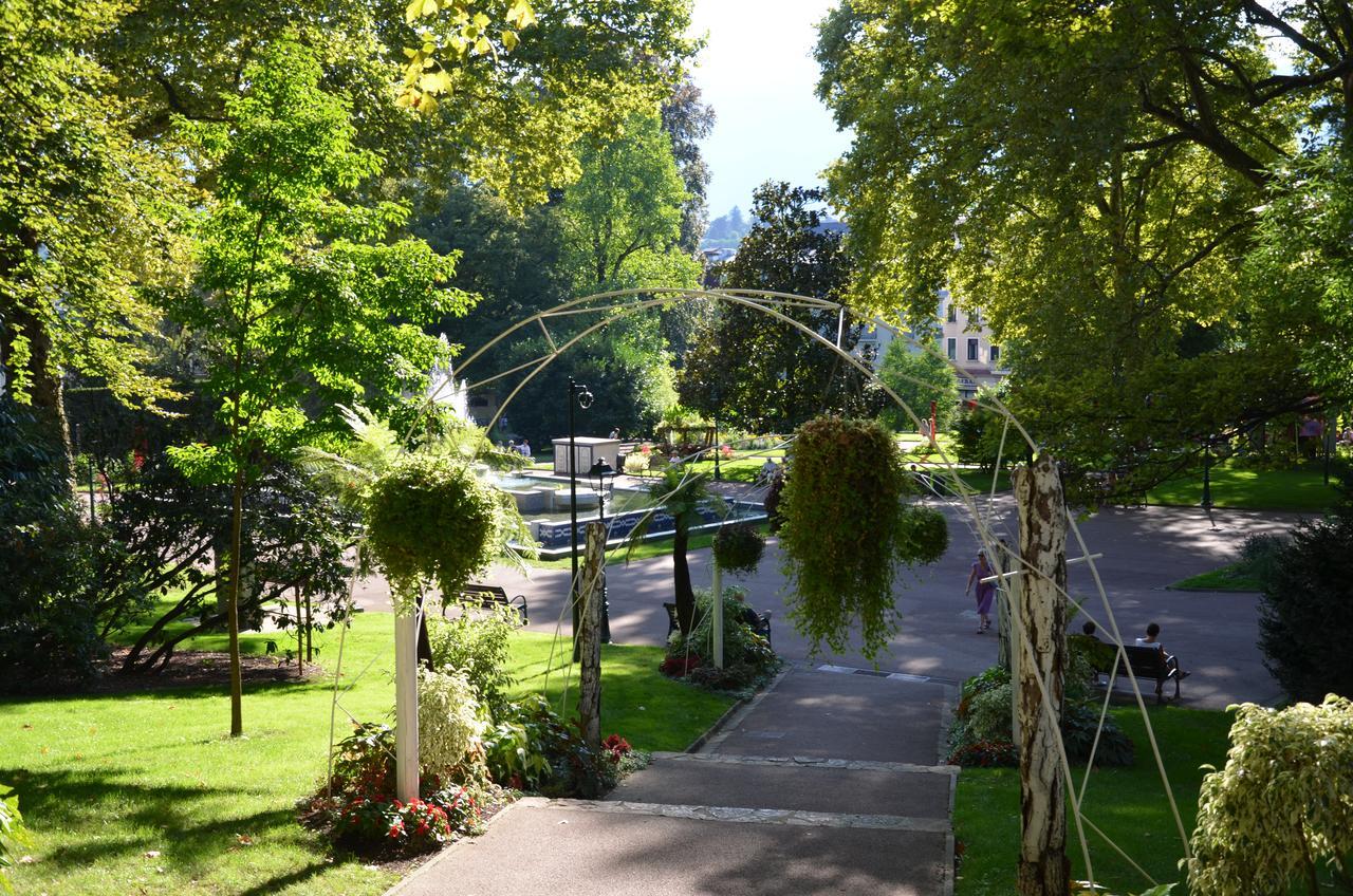 Hotel Des Bains Aix-les-Bains Bagian luar foto